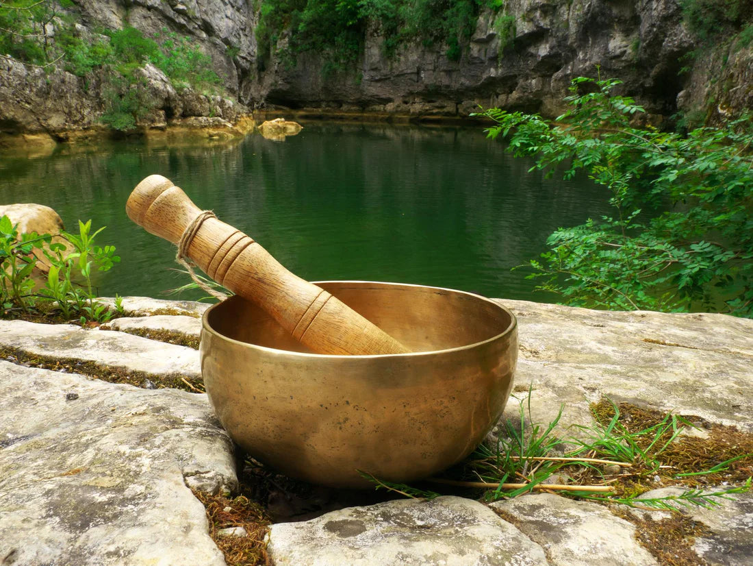 Metal bowl for religious sounds